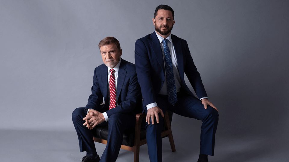 Kent Buckingham y Adrian Vega, abogados de accidentes de auto